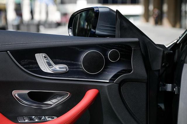 二手高颜值轿跑车不能错过2020款奔驰E2604MATIC!-