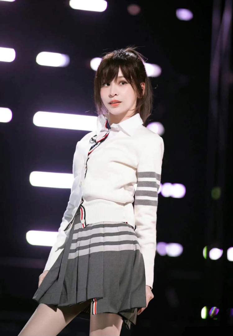 2022爷青回名场面:王心凌的《爱你》,07快男合体,他们总能勾起我们的青春记忆