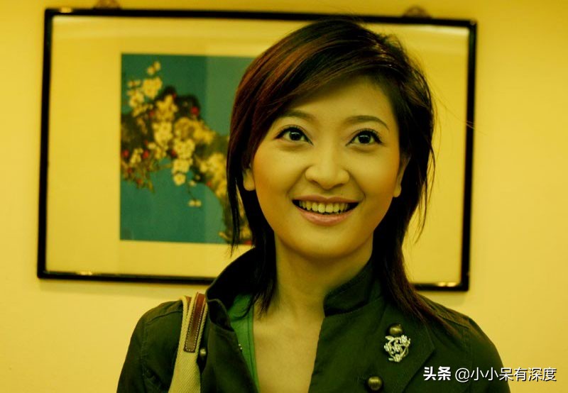 央视财经一姐谢颖颖近照,她的老公到底是谁?40岁生下女儿很幸福