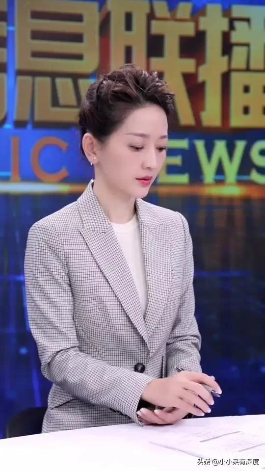 央视财经一姐谢颖颖近照,她的老公到底是谁?40岁生下女儿很幸福