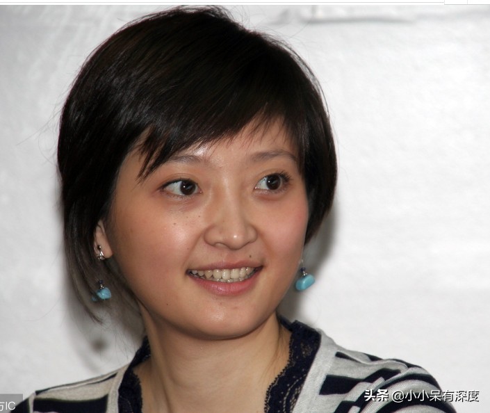 央视财经一姐谢颖颖近照,她的老公到底是谁?40岁生下女儿很幸福