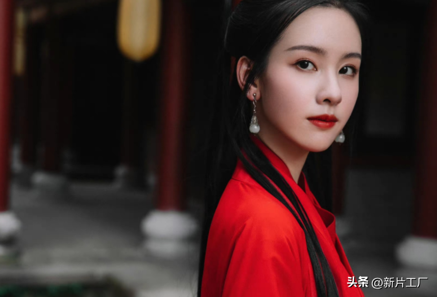 央视点评《莲花楼》,短短三个字,狠狠戳中观众心巴