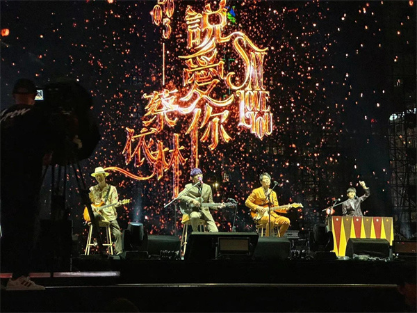  周杰伦和蔡依林在一起过吗(周杰伦和蔡依林谈过恋爱吗)