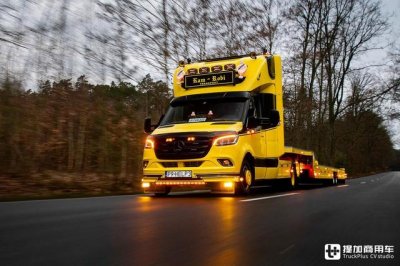 ​V6奔驰凌特被改成牵引车，还加装了生活舱，波兰人改装玩得是真溜