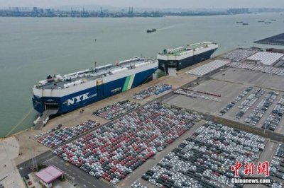 ​汽车降价“大乱斗”，奔驰、宝马、奥迪都坐不住？