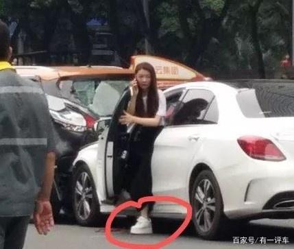 广州奔驰女司机连撞十三人，油门竟然当刹车使用，网友怒了-