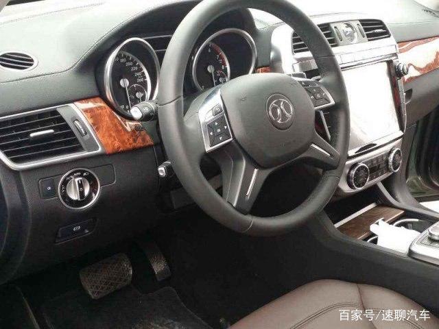 这台奔驰挂北京汽车的标志，卖100万，懂地人抢着买-