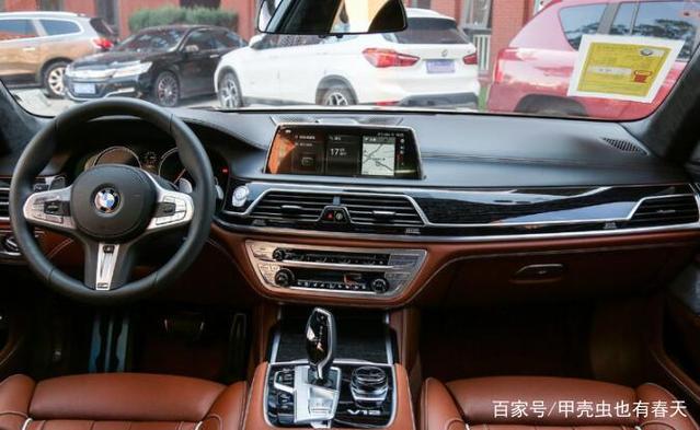 宝马730和奔驰S320选谁好？网友：论豪华感，它甩宝马几百条街-