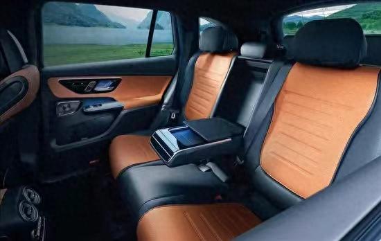 新款奔驰GLC正式上市:动力升级,售42.78万元起!-