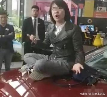 奔驰女司机上热搜,这次轮到她违约了?真相是什么!-