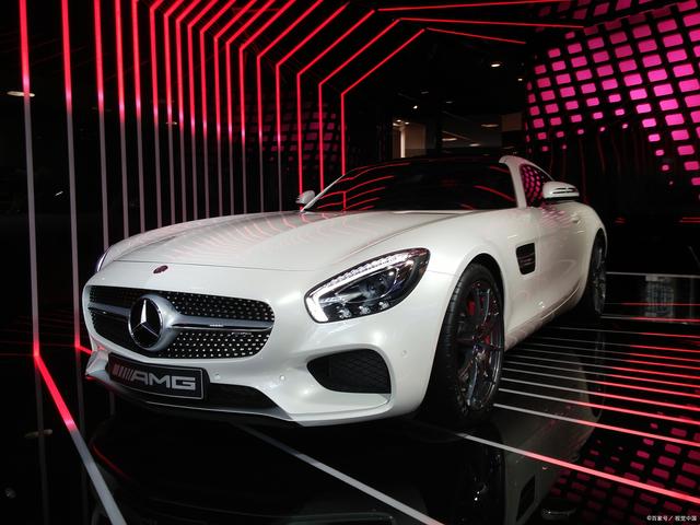 奔驰降价，多款车型降幅超10万！-