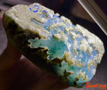 ​缅甸翡翠原石多少钱？缅甸翡翠原石多少钱一公斤价格