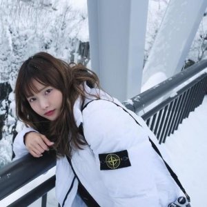 ​韩国女艺人夏沇秀SNS发近照秀出众美貌