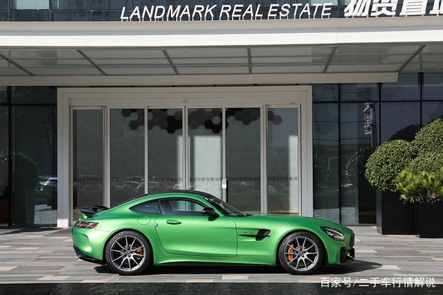 在深圳买二手梅赛德斯AMG GTR 到全球最大二手车展厅澳康达-