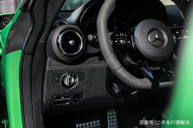 在深圳买二手梅赛德斯AMG GTR 到全球最大二手车展厅澳康达-