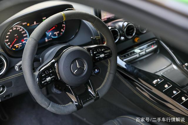 在深圳买二手梅赛德斯AMG GTR 到全球最大二手车展厅澳康达-