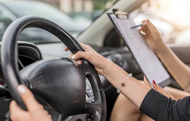 二手车市场“怪象”！为何九成新的车日益增加？内行讲了4个理由-