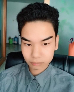 ​4年前，一夜爆火的“发际线男孩”小吴，如今怎样了？