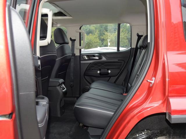 2021款 城市版 2.0T 必须型 坦克300空间怎么样 坦克300购车手册-