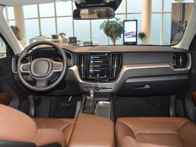 2022款 2.0T 沃尔沃XC60油耗怎么样 沃尔沃XC60购车手册-