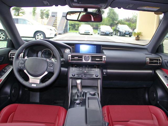 2011款 250C 雷克萨斯IS内饰材料怎么样 雷克萨斯IS购车手册-