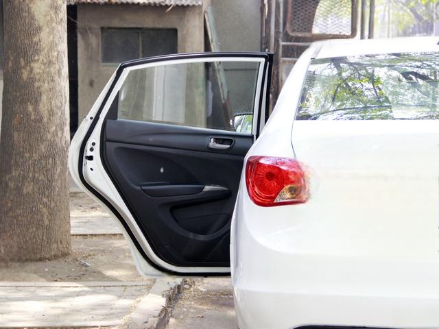 2013款 1.5L 自动旗舰型 海马M3外部配置怎么样 海马M3购车手册-