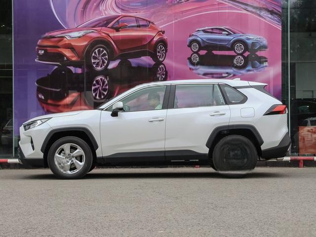 RAV4荣放 2013款 2.0L CVT 四驱新锐版外观设计怎么样 RAV4荣放购车手册-
