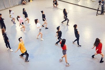 ​《火箭少女101研究所》第四期：她们选的队长到底是谁？