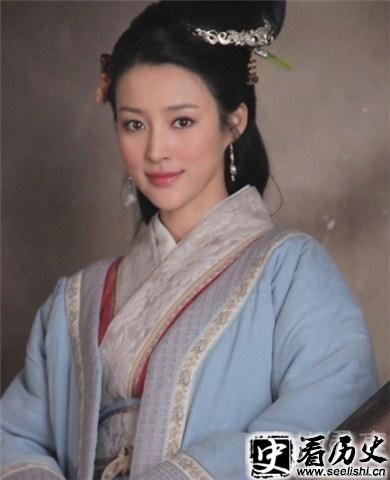 新《水浒》潘金莲剧照