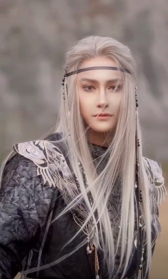 爆改朱梓骁有了精灵王子那味了!网友:还以为内娱来新人了