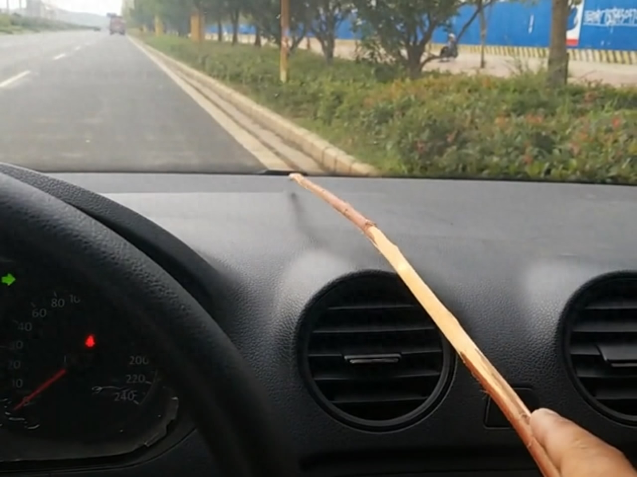 科目三靠边停车看点图解 应用这三点判断 停好30公分