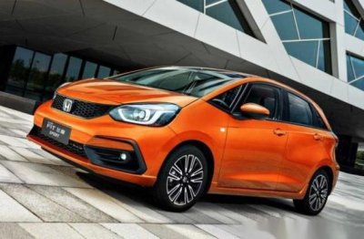 ​普通消费者类群，8万左右车排行榜前十名，7万至9万的车可供参考