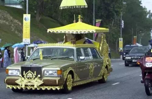 世界十大最贵豪车排行榜,劳斯莱斯和迈巴赫是垫底的!-