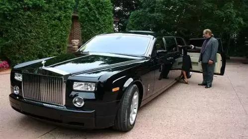 世界十大最贵豪车排行榜,劳斯莱斯和迈巴赫是垫底的!-