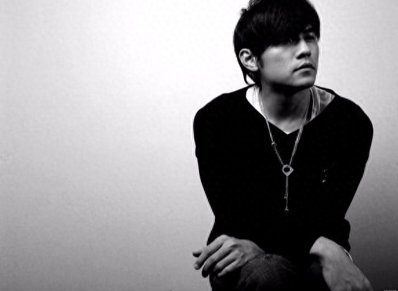 周杰伦个人资料简介(周杰伦第一张专辑发行时间)-