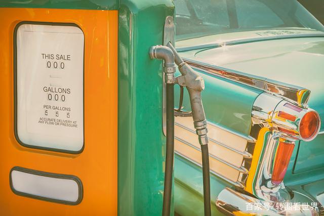 三只松鼠前高管因盗卖公司价值 68 万废纸箱,收受和索要宝马获刑-