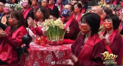 ​春晚口罩火了，线上月销过万！原主现身：网上均非正品