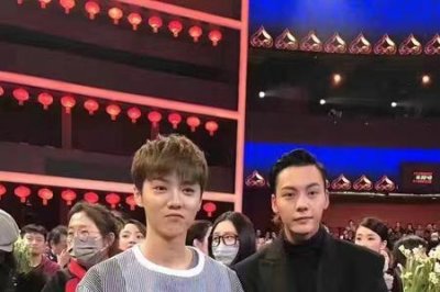 ​早年鹿晗上春晚在什么频道