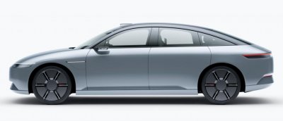 ​索尼本田合作 Afeela 汽车亮相 CES 2024，用 PS5 手柄操控驾驶