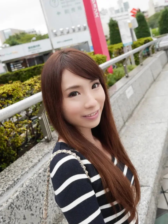 最炙手可热的熟女人妻舞原圣写真分享,业界熟女系的新贵!