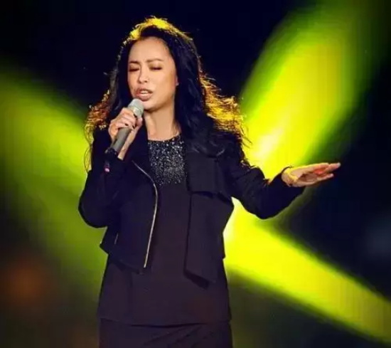 黄绮珊的前夫是谁（黄绮珊与前夫和现任的感情经历）