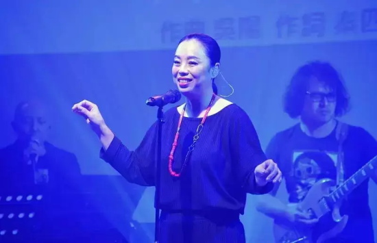 黄绮珊的前夫是谁（黄绮珊与前夫和现任的感情经历）