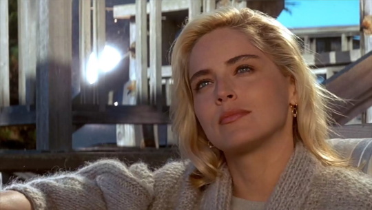 经典惊悚电影有哪些好看的(5部R级尺度惊悚片推荐)