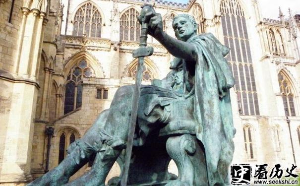 君士坦丁大帝塑像