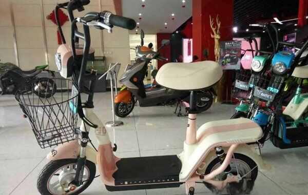 电动车轮胎多少钱一个?电动车爆胎换胎要多少钱-