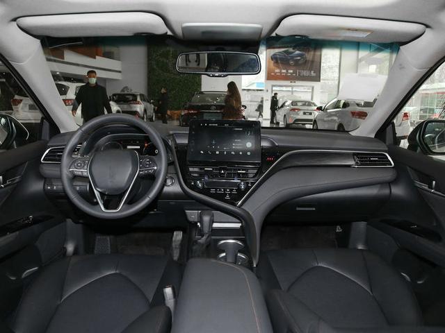 凯美瑞新款落地价多少钱?凯美瑞提车价-