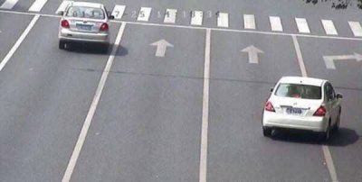 ​变道行驶扣几分罚多少钱，连续变道怎么处罚