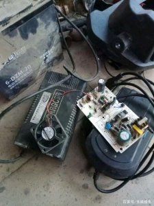 ​电动车充电器坏了其实维修很简单