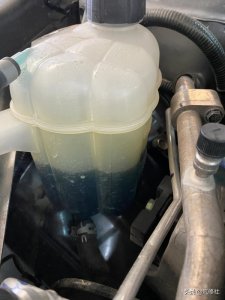 ​冷却液报警还能开吗（冬天汽车冷却液报警继续开的后果）