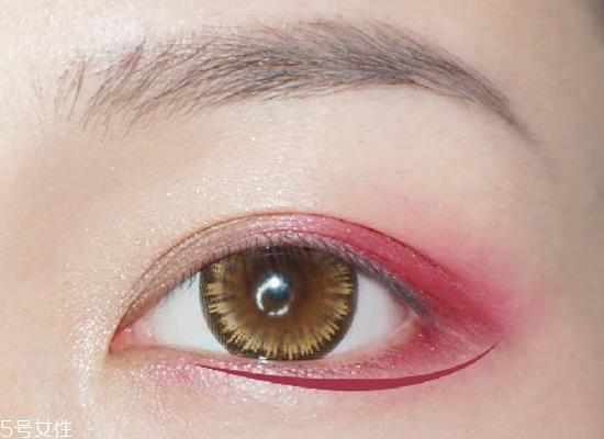 如何画出完美眼线?一分钟学会四种眼线画法 如何画出完美眼线?一分钟学会四种眼线画法